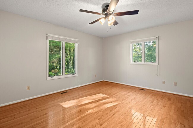Building Photo - 119 W Chippendale Dr