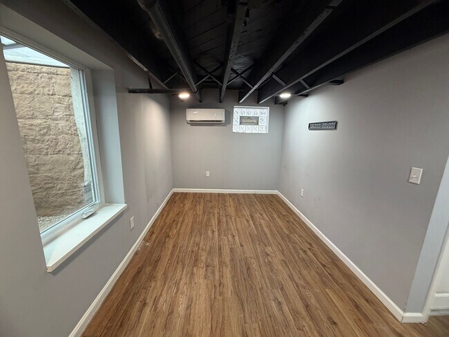 Building Photo - 6611 Kennedy Ave