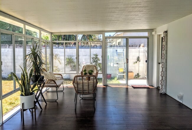 Building Photo - 6532 Gross Ave