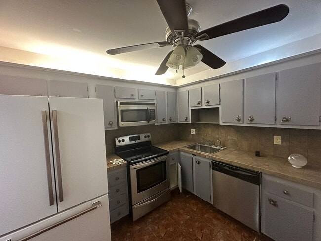 Building Photo - 2 Bedroom Condo in Lauderhill - Castle Apartments - Building 16 55+