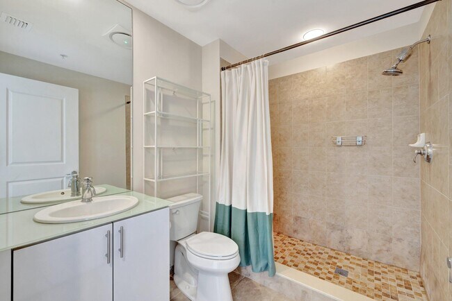 Building Photo - 315 NE 3rd Ave