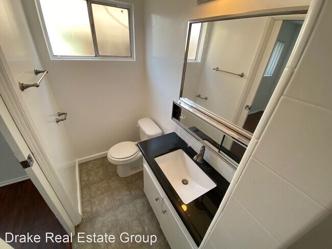 Building Photo - 915 N Spaulding Ave