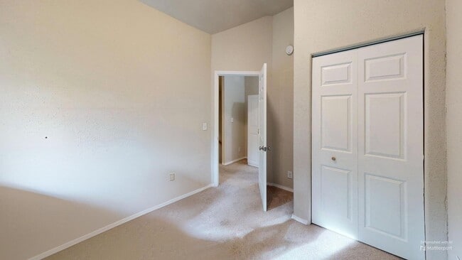 Building Photo - 2494 Schutzen St