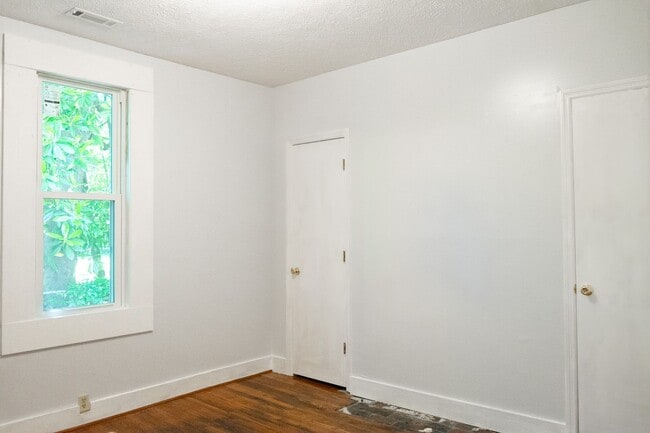 Building Photo - 125 Horry St NE