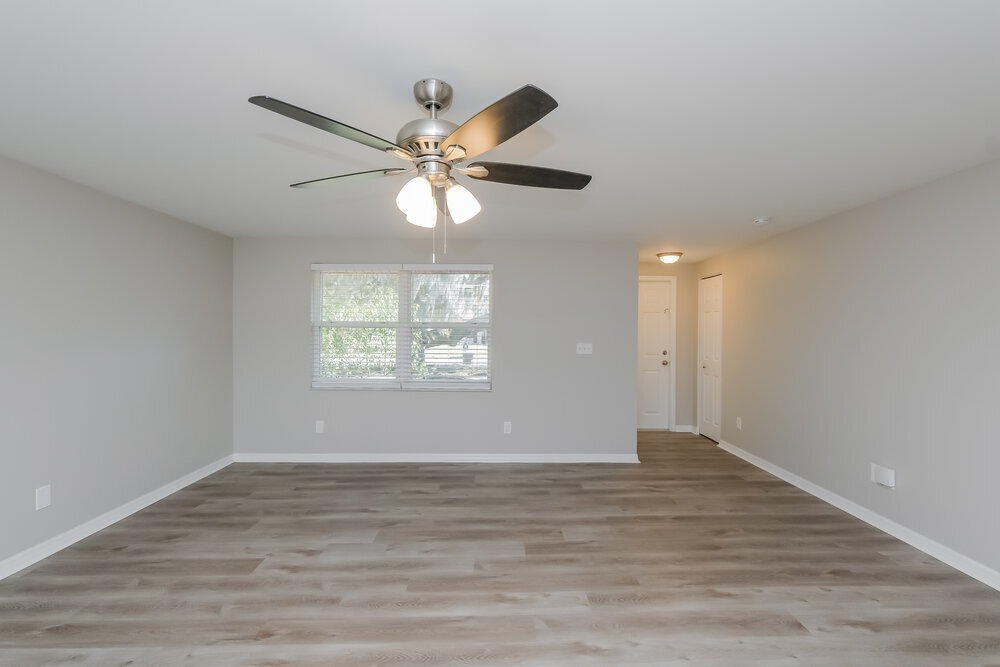 Building Photo - 4107 Canoga Park Dr