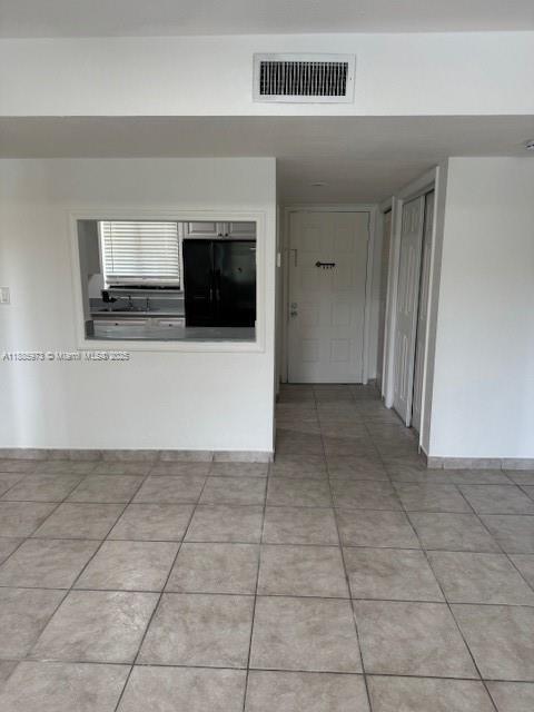 Building Photo - 153 Lakeview Dr