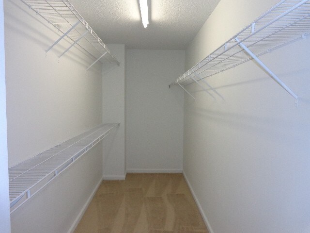 Building Photo - 4615 Ridgefair Dr