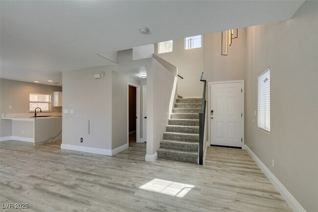 Building Photo - 3792 Autumn King Ave