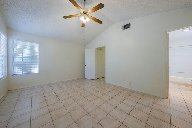 Building Photo - 8810 Piney Point Dr