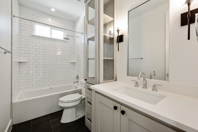 Building Photo - 1203 W 22nd St