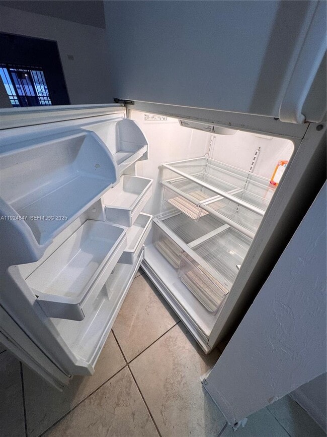 Building Photo - 3625 SW 70th Ave