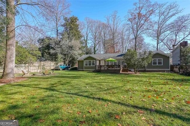 Building Photo - 701 Willow Ridge Dr NE