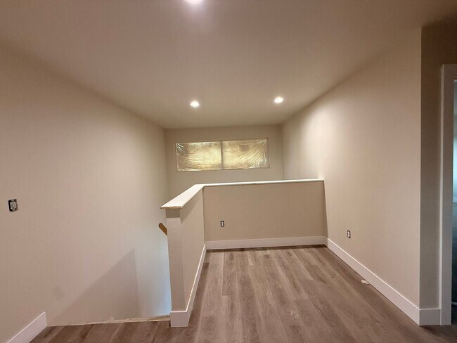 Building Photo - Brand New 3 Bedroom Duplex