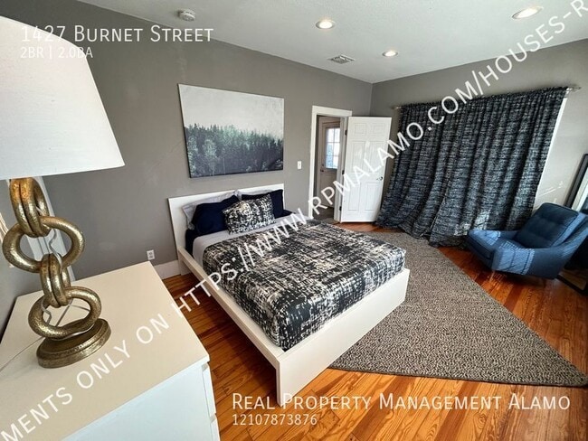 Building Photo - 1427 Burnet St