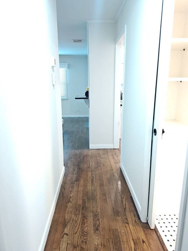 Building Photo - 2354 N Wading River Rd