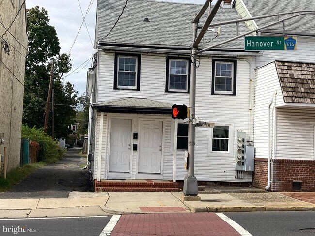 Building Photo - 91 Hanover St