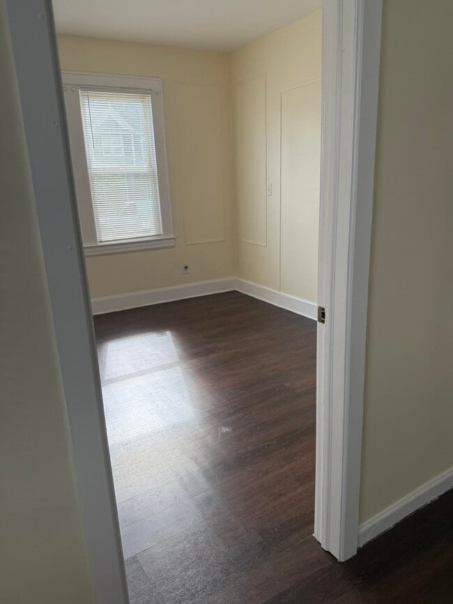 Building Photo - 449 3rd Ave