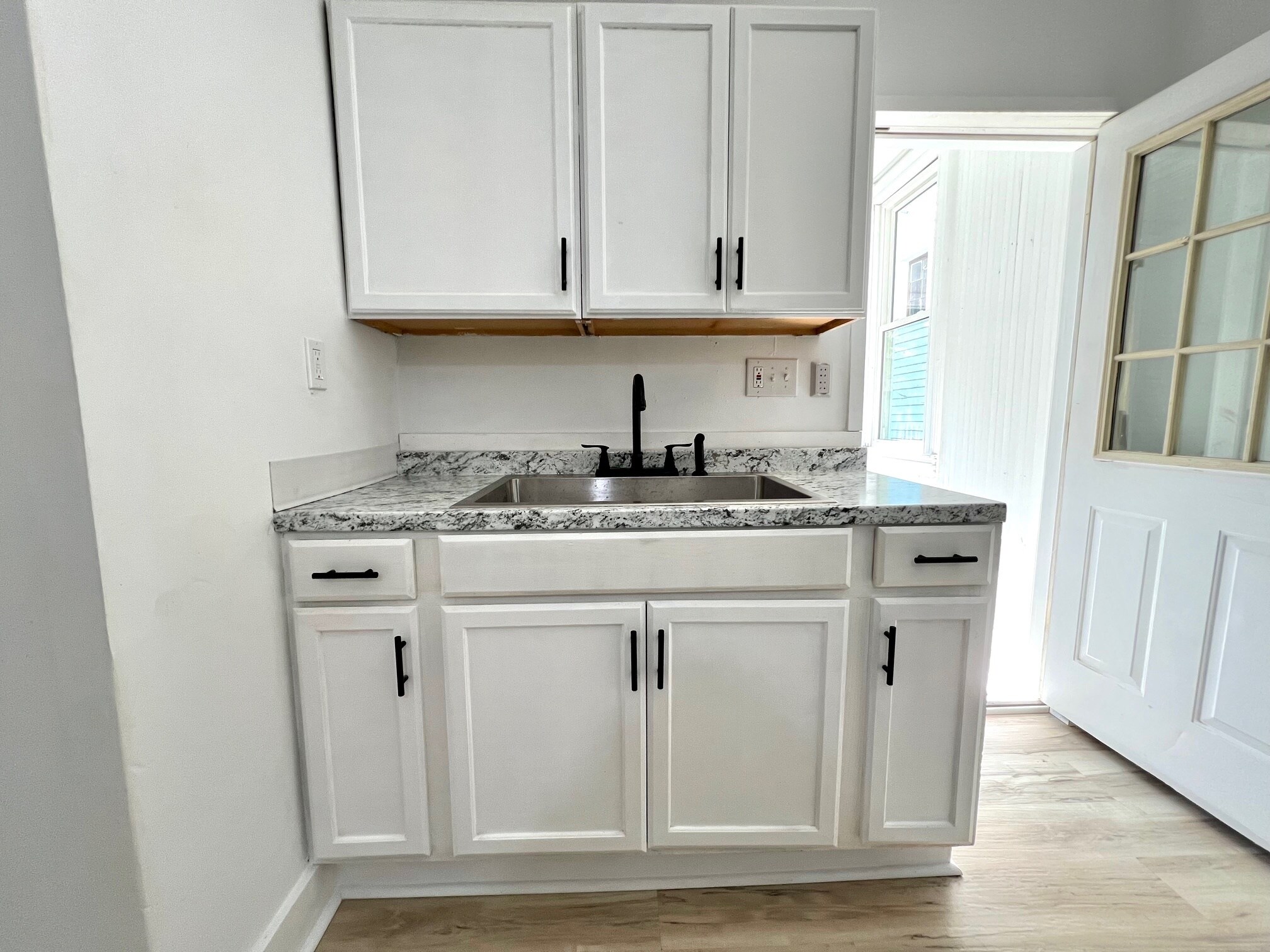 Building Photo - 39 1/2 Milton Ave