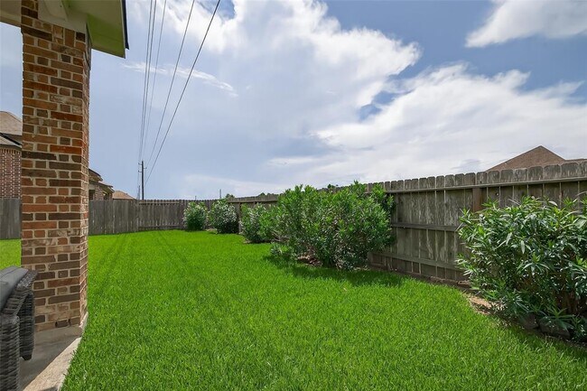 Building Photo - 30148 Southern Sky Dr
