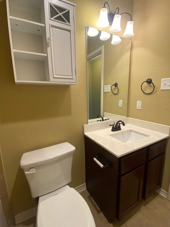Building Photo - 4 BEDROOM, BELTON ISD