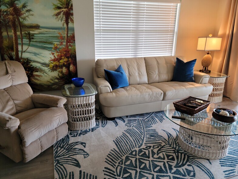 Building Photo - 12170 Kelly Sands Way