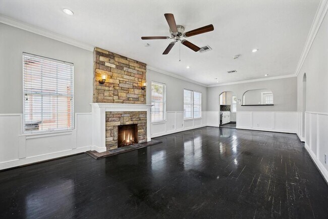 Primary Photo - 2912 Cetti St