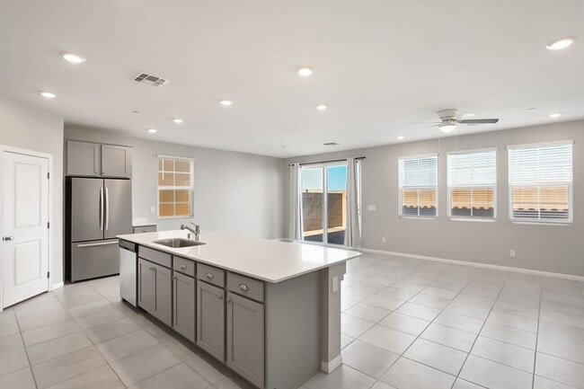 Building Photo - 5 Bedroom Home In Inspirada With Bed And F...