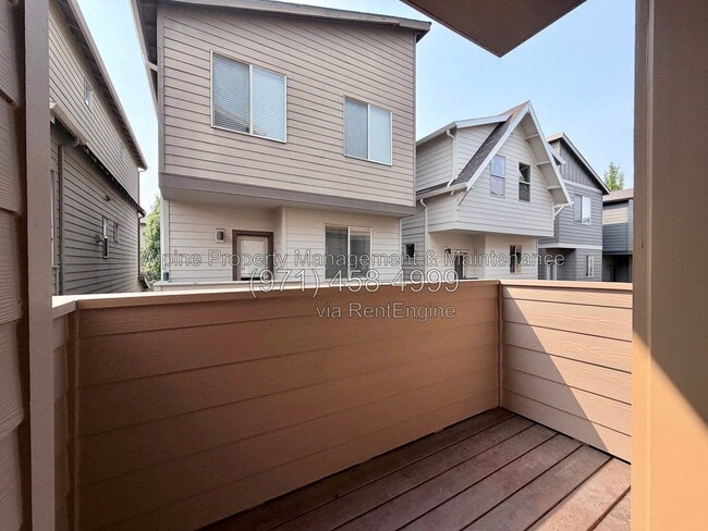 Building Photo - 14353 SW Burlwood Ln