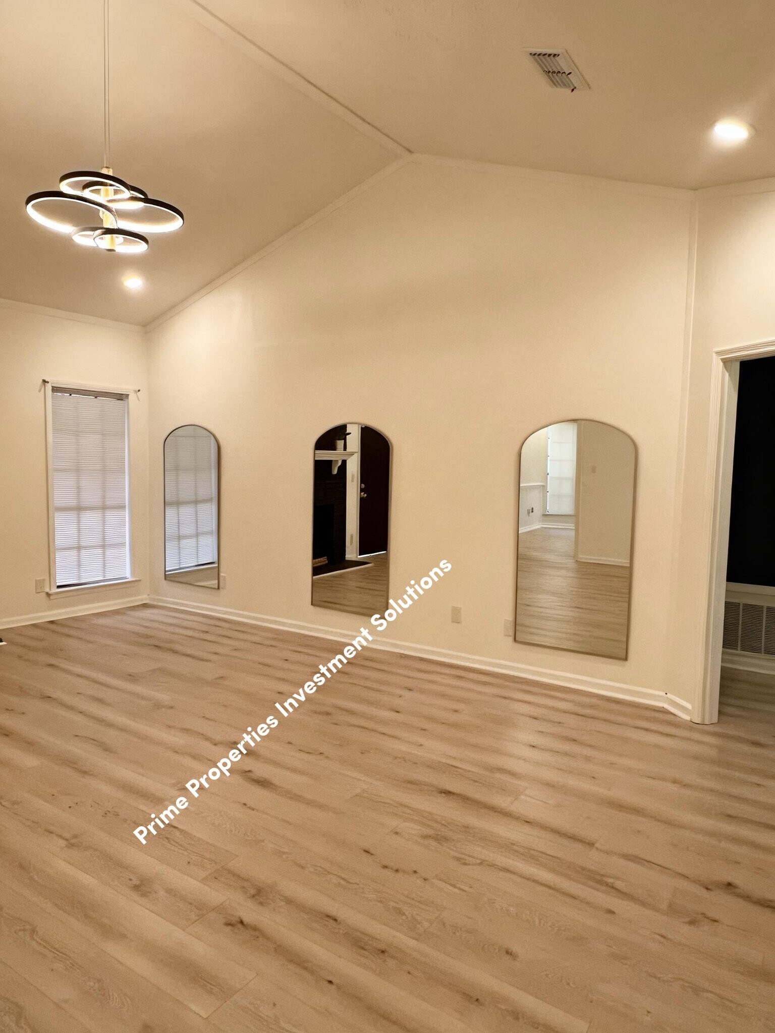 Building Photo - 4012 Amberly Rd