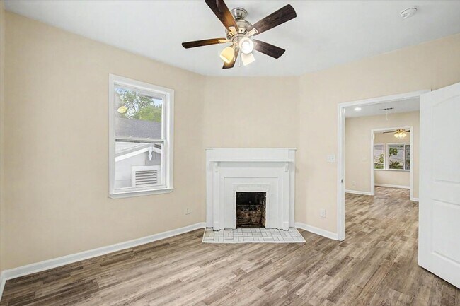 Building Photo - Downtown 2 bedroom Condo