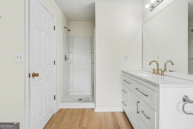 Building Photo - 2545 Walden Lake Dr