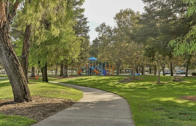 Building Photo - Cozy 3BD/2.5BA Single-Family Home Minutes from Downtown Pleasanton