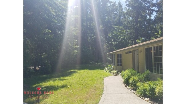 Building Photo - Wonderful rambler in amazing wooded commun...