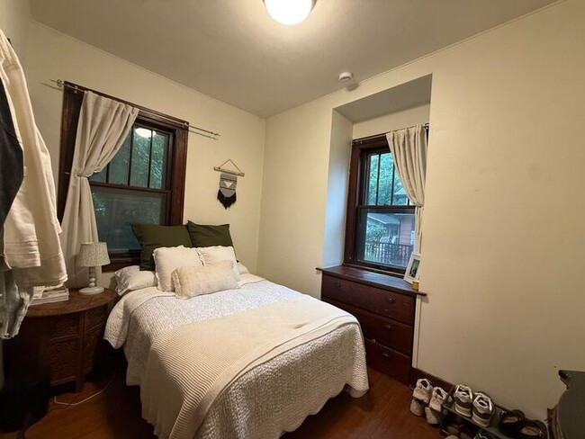 Building Photo - $1,325 | 2 Bedroom, 1 Bathroom House | Dog Friendly* | Sublease Available for June 29th, 2026 Mov...