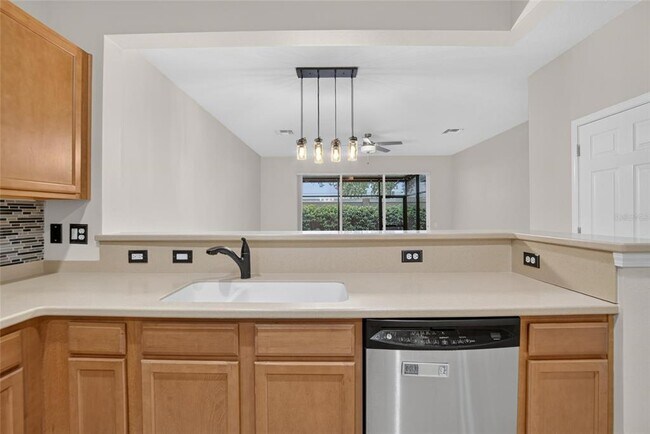 Building Photo - 10137 Pink Palmata Ct