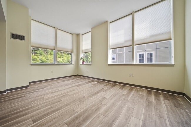 Building Photo - 24 Cobblestone Ln