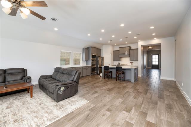 Building Photo - 2421 Stella Ln