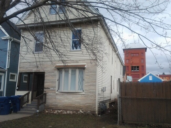 Primary Photo - 324 Riverside Ave