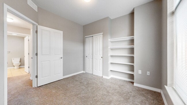 Building Photo - Remodeled 2 BR/2 BA Unit near Edora Park/Epic and Spring Creek Trail