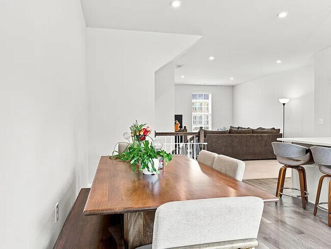 Building Photo - Lease OR Lease to Own