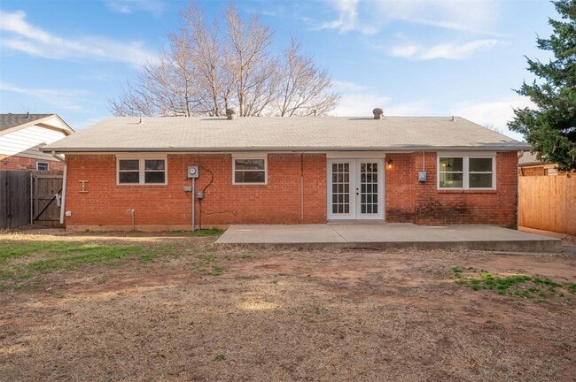 Building Photo - 421 Meadow Lake Dr