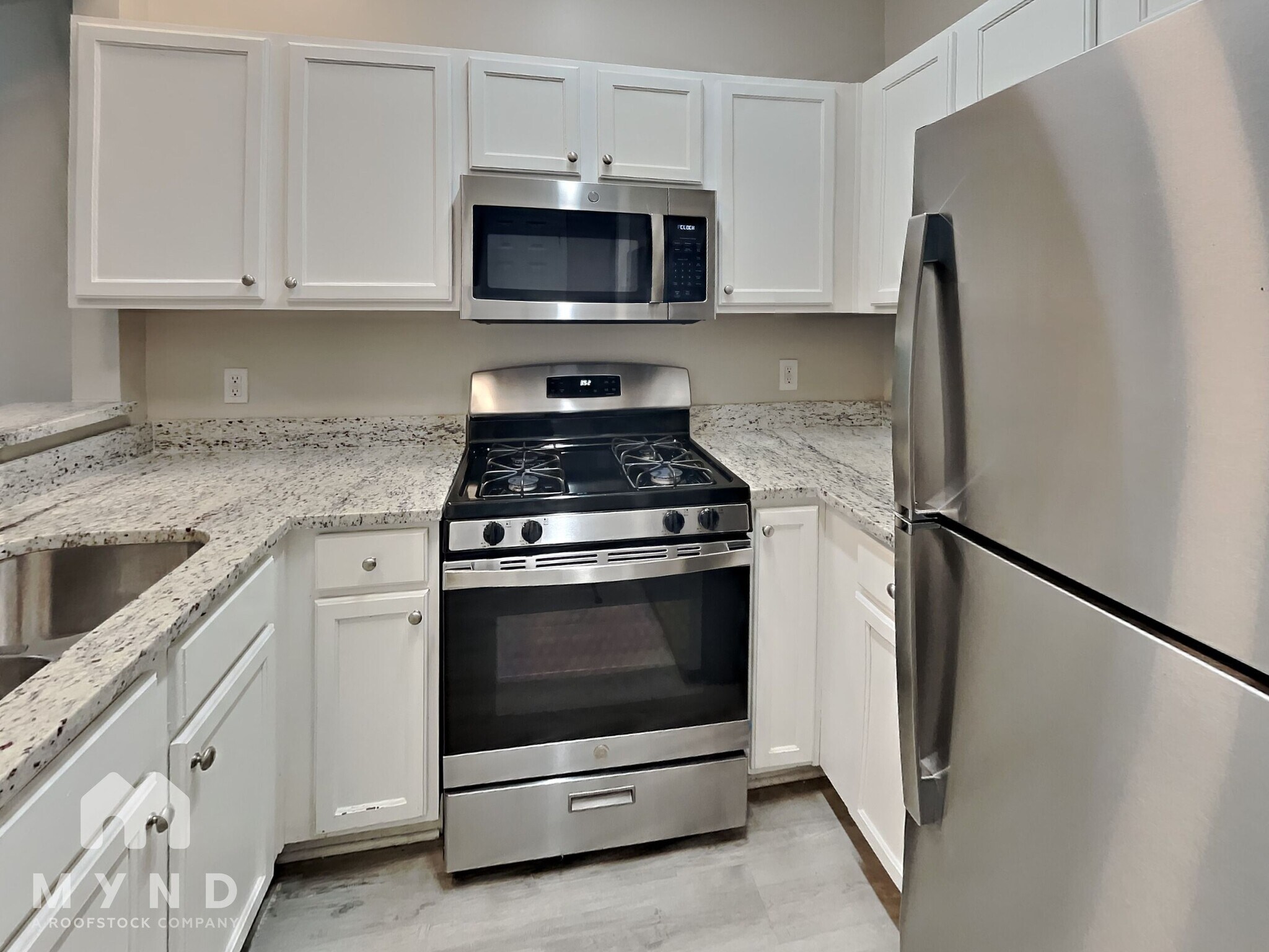 Building Photo - 857 Glynn Oaks Dr