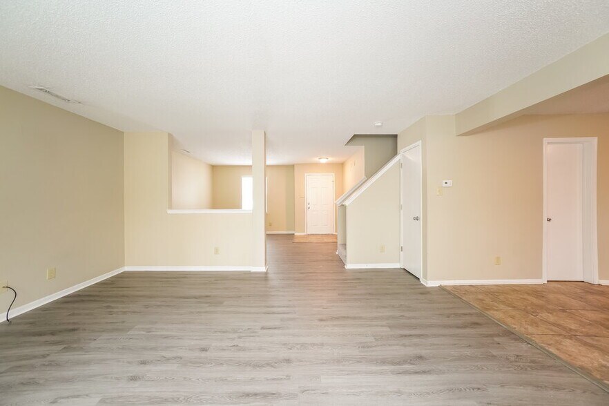 Building Photo - 9033 Southernwood Way