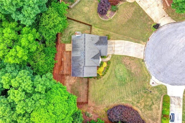 Building Photo - 2172 Woodbriar Dr