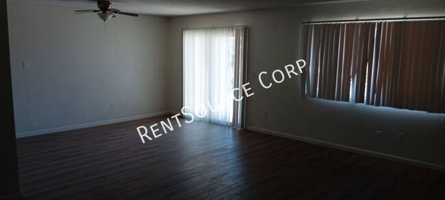 Building Photo - 2 Bedroom 2 Bath Condo for Rent in Barstow