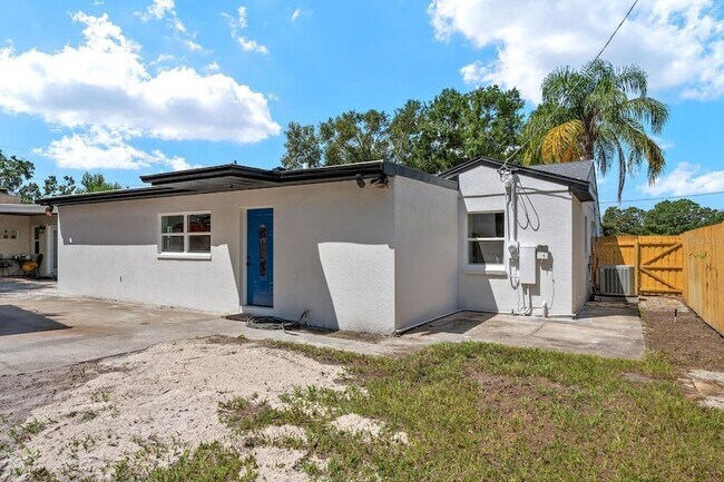 Building Photo - 10707 N Rome Ave