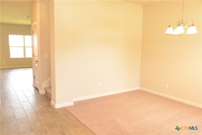 Building Photo - 741 Farmers Dell