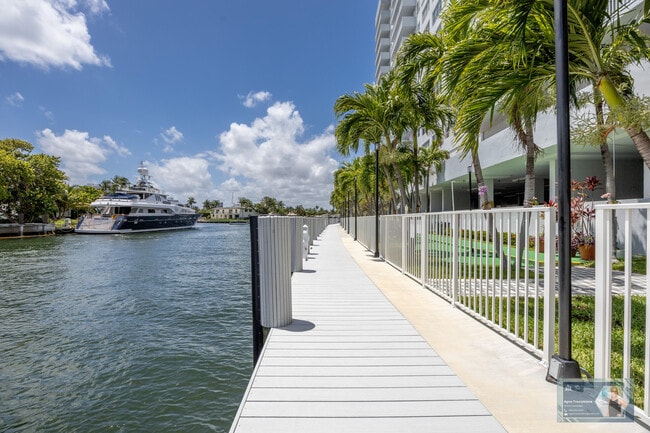 Building Photo - 137 Golden Isles Dr