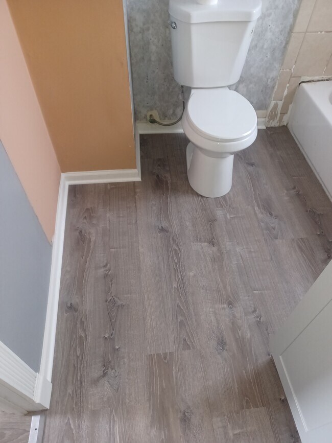 Building Photo - 5811 S Kolmar Ave