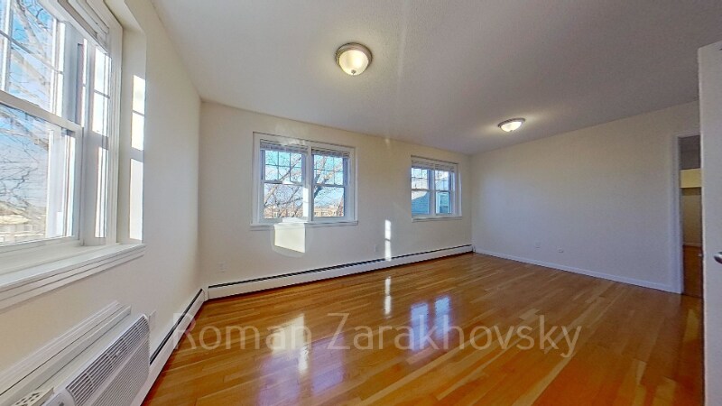 Building Photo - 2018 Commonwealth Ave